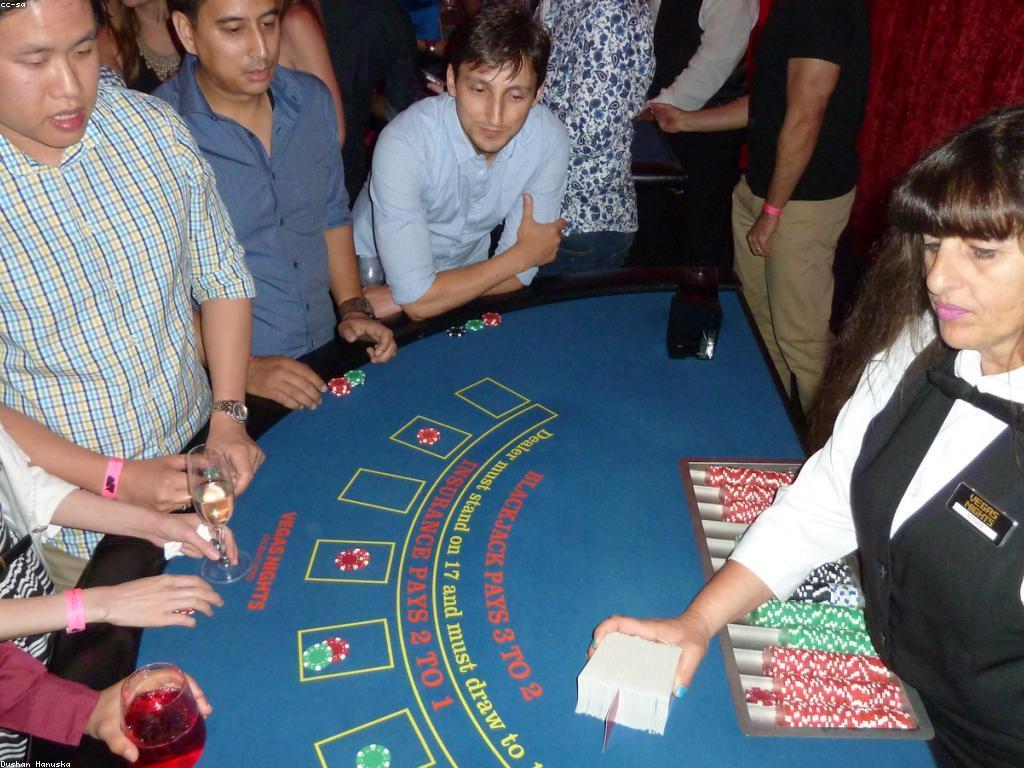 ការបើកកាស៊ីណូ: ស្វែងយល់អំពីអត្ថប្រយោជន៍និងផលវិបាក